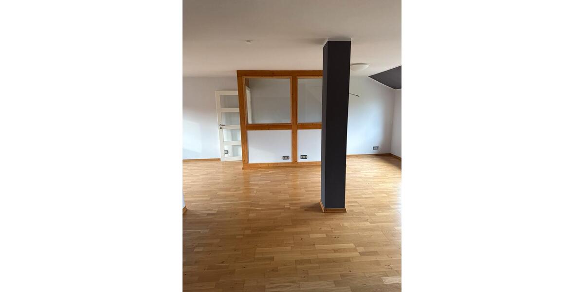 Etagenwohnung Uelzen - 4 Zimmer, 130 m&sup2;, 1.175&euro; | Angebot:25512104