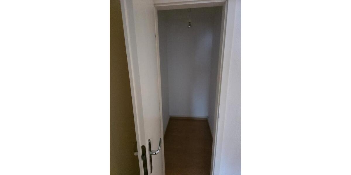 Dachgeschoßwohnung Schwerin - 3 Zimmer, 67 m&sup2;, 668&euro; | Angebot:26131823