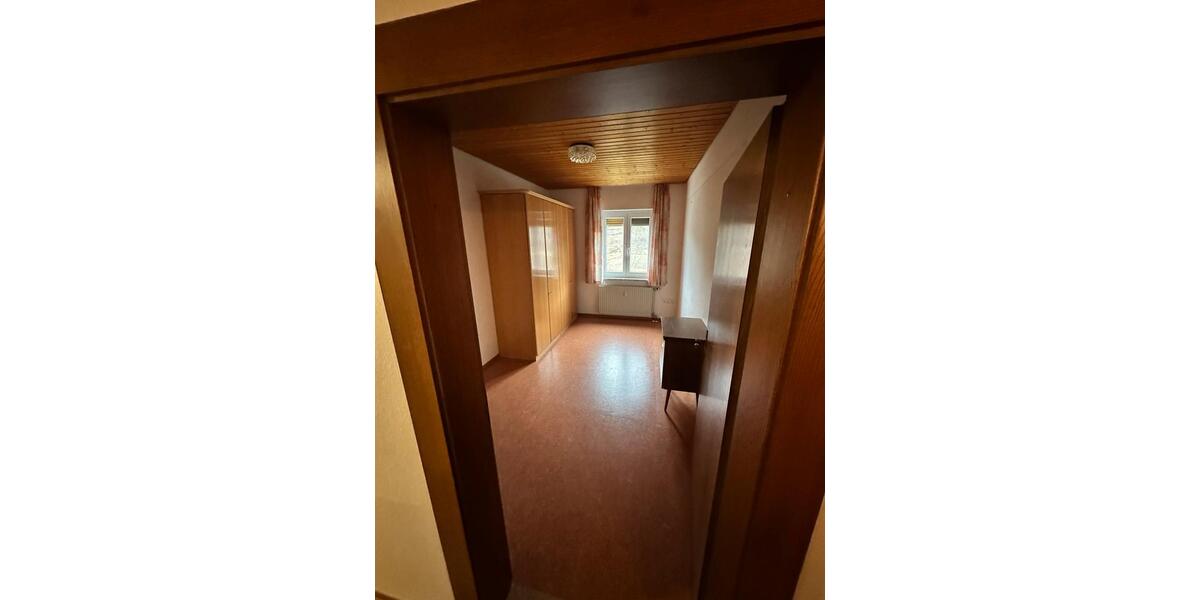 Etagenwohnung Wunsiedel - 4 Zimmer, 124 m&sup2;, 950&euro; | Angebot:25044846