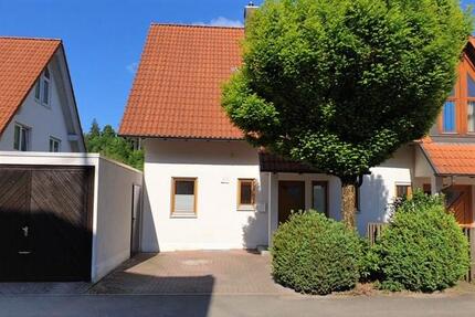 Haus Albstadt - 6 Zimmer, 159 m&sup2;, 1.300&euro; | Angebot:24368586