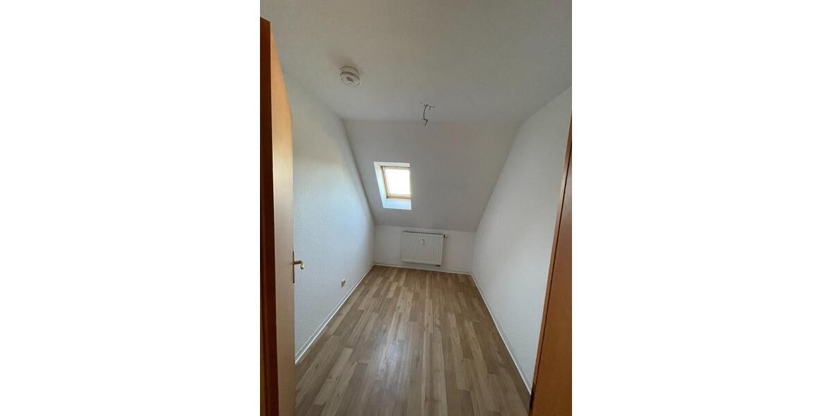 Dachgeschoßwohnung Taura - 4 Zimmer, 72 m&sup2;, 370&euro; | Angebot:26613476