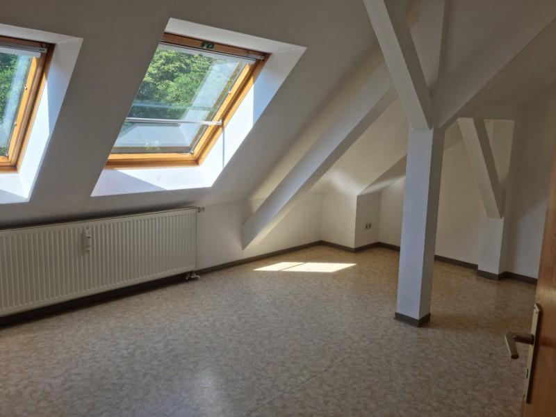 2-Raum-Wohnung im Dachgeschoss zimmer