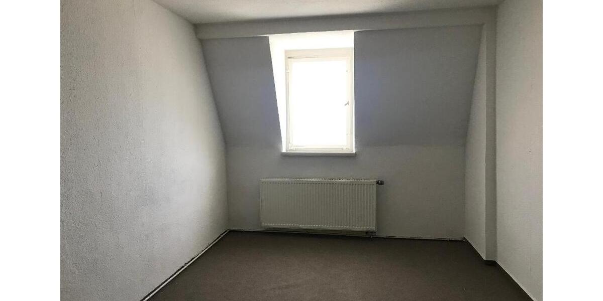 Dachgeschoßwohnung Borna - 3 Zimmer, 65 m&sup2;, 450&euro; | Angebot:19602971
