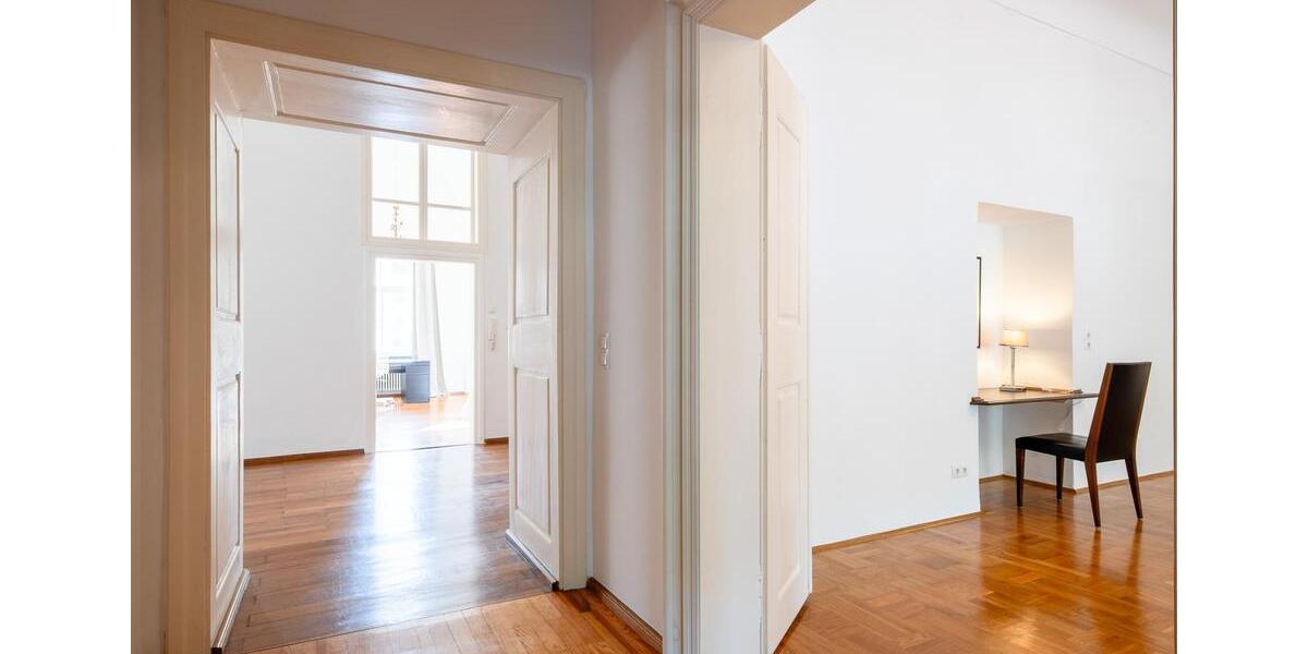 Elegante Altbauwohnung 3 zimmer