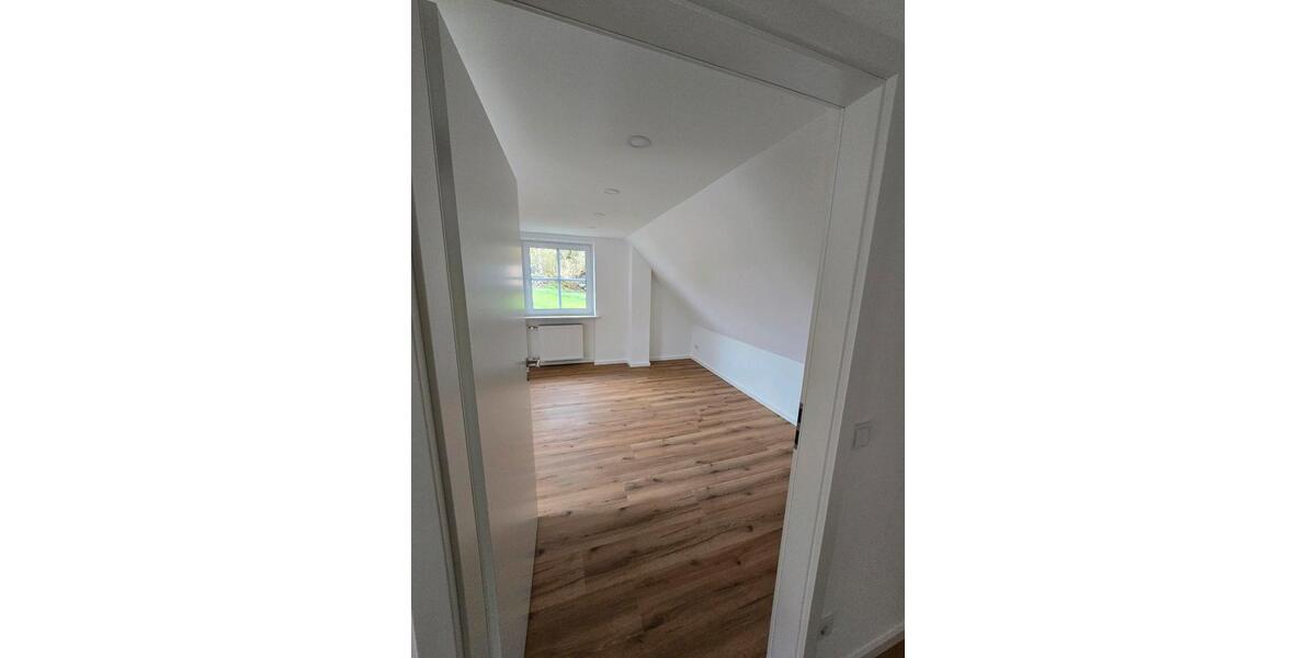 ++ neu renoviert ++ WG-Zimmer Wohngemeinschaft Zimmer in Landshut 4.5 zimmer