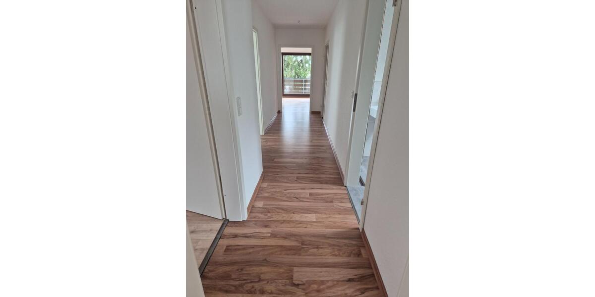 Dachgeschoßwohnung Wiesbaden Mainz-Kostheim - 3 Zimmer, 87 m&sup2;, 1.269&euro; | Angebot:25431440