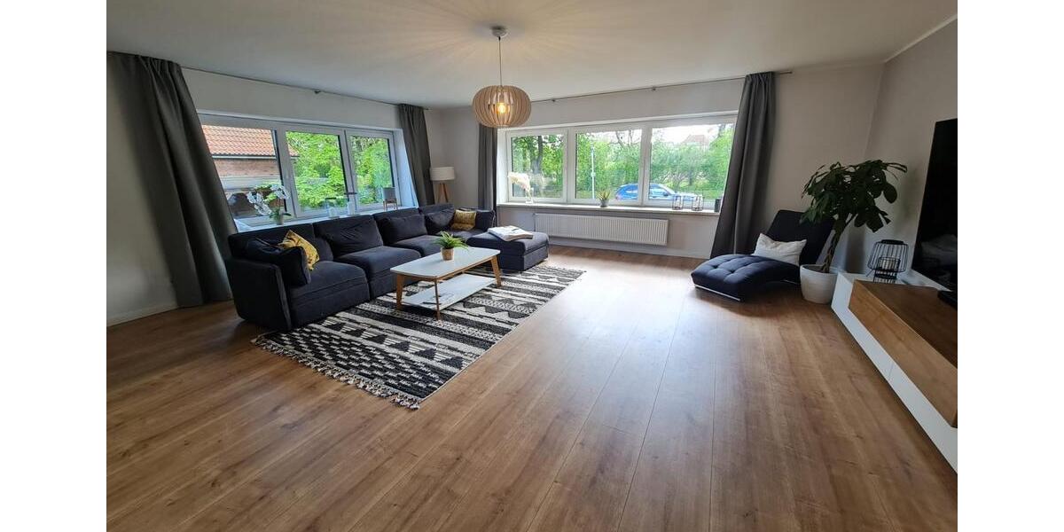 Einfamilienhaus Schleswig - 6 Zimmer, 280 m&sup2;, 1.800&euro; | Angebot:25294870