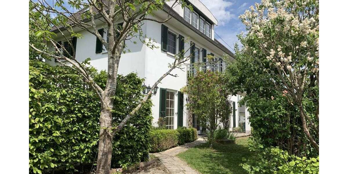 Haus zum Mieten in Neu-UlmHolzschwang 2.300 € 207 m² 6.5 zimmer
