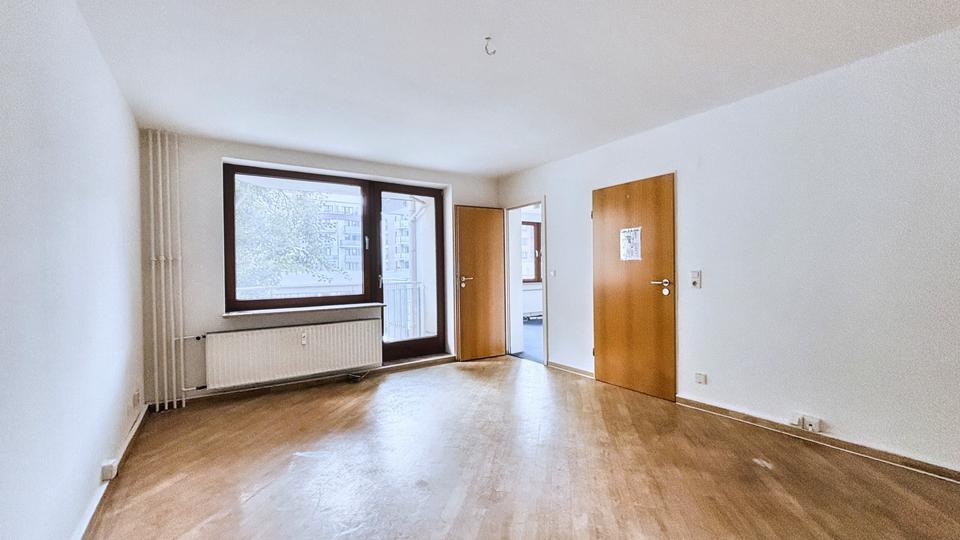 Attraktive und vielseitig nutzbare Büro-Praxiseinheit in zentraler Lage von Kiel zimmer