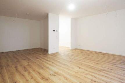 Erstbezug nach Sanierung: Obergeschosswohnung im Nauwieser Viertel! 1 zimmer