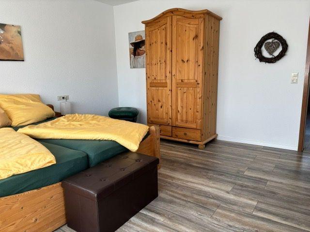 Wohnen auf Zeit Eberdingen - 3 Zimmer, 105 m&sup2;, 1.820&euro; | Angebot:26222654