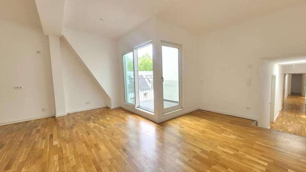 Wohnung zum Mieten in Berlin 2.455,74 € 136.43 m²