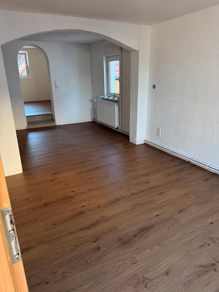 Geräumiges 3-Stöckiges Haus : 4-5 Zimmer, in Beerfelden zimmer