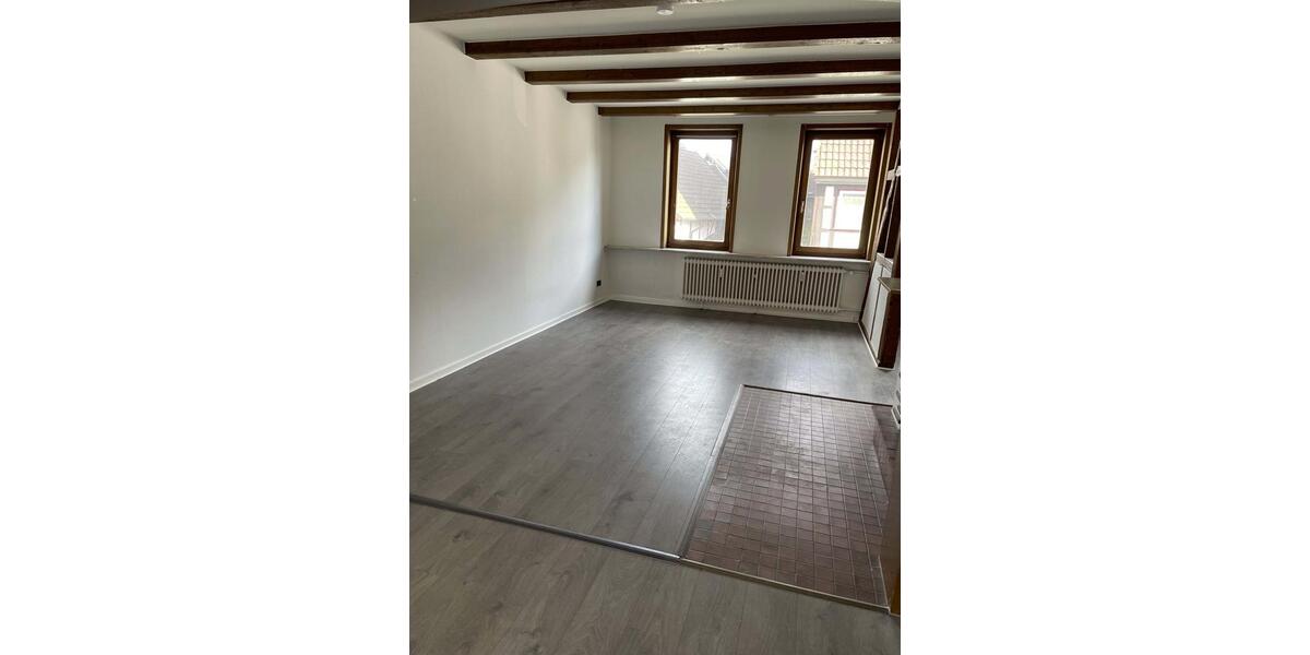 Etagenwohnung Dassel - 5 Zimmer, 150 m&sup2;, 900&euro; | Angebot:26338457
