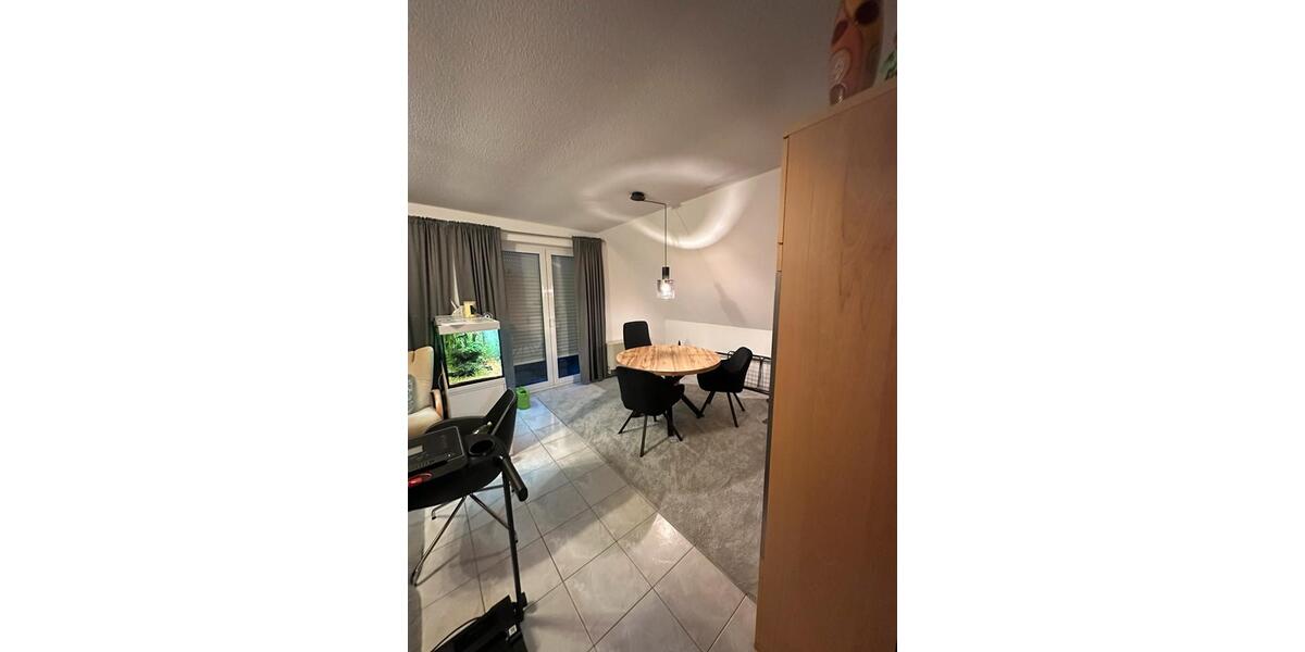 Dachgeschoßwohnung Neuenstein - 3.5 Zimmer, 77 m&sup2;, 980&euro; | Angebot:24891130