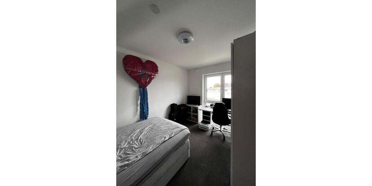 4 Zimmer Wohnung mit Balkon in 50181 Bedburg zimmer