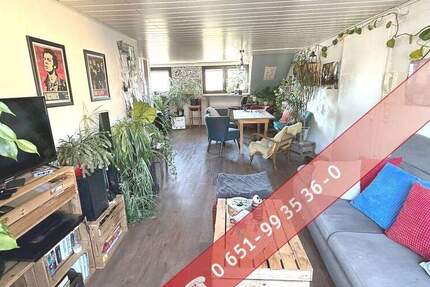Gemütliche 2- Zimmer Dachgeschosswohnung mit Einbauküche und Garten - zentrumsnah in Kürenz 2 zimmer