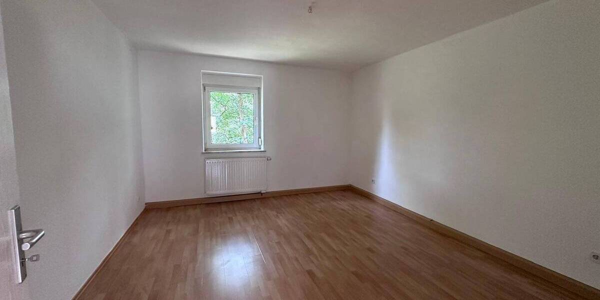 2 ZKB, 2.OG re, renoviert, Trifelsstr. 15, 66113 Saarbrücken 2 zimmer