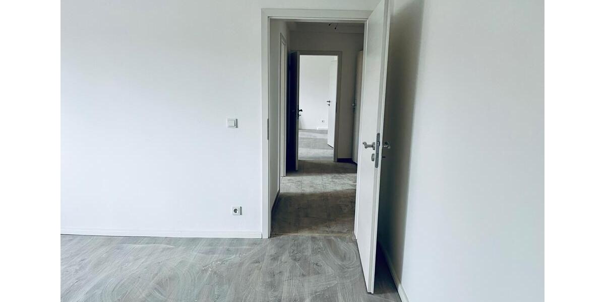 Etagenwohnung Hohenmölsen - 4 Zimmer, 84 m&sup2;, 515&euro; | Angebot:25747438