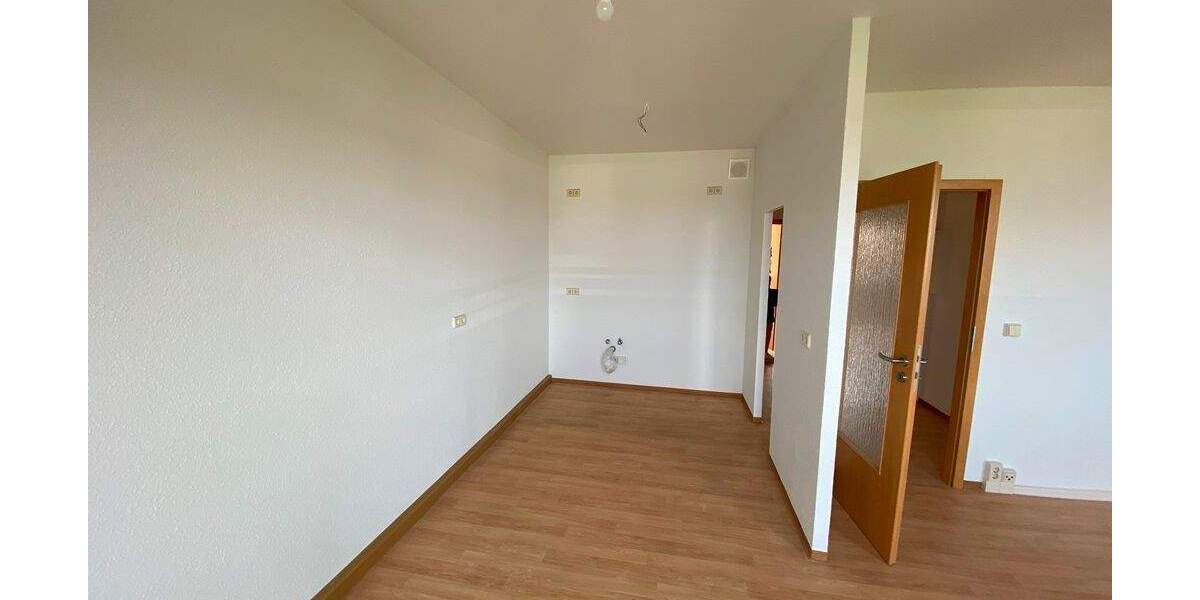 Etagenwohnung Suhl Neundorf - 4 Zimmer, 64 m&sup2;, 340&euro; | Angebot:25268283