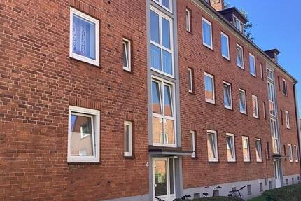 Renovierte 3 Zimmer- Dachgeschoss- Wohnung, sofort anmietbar!