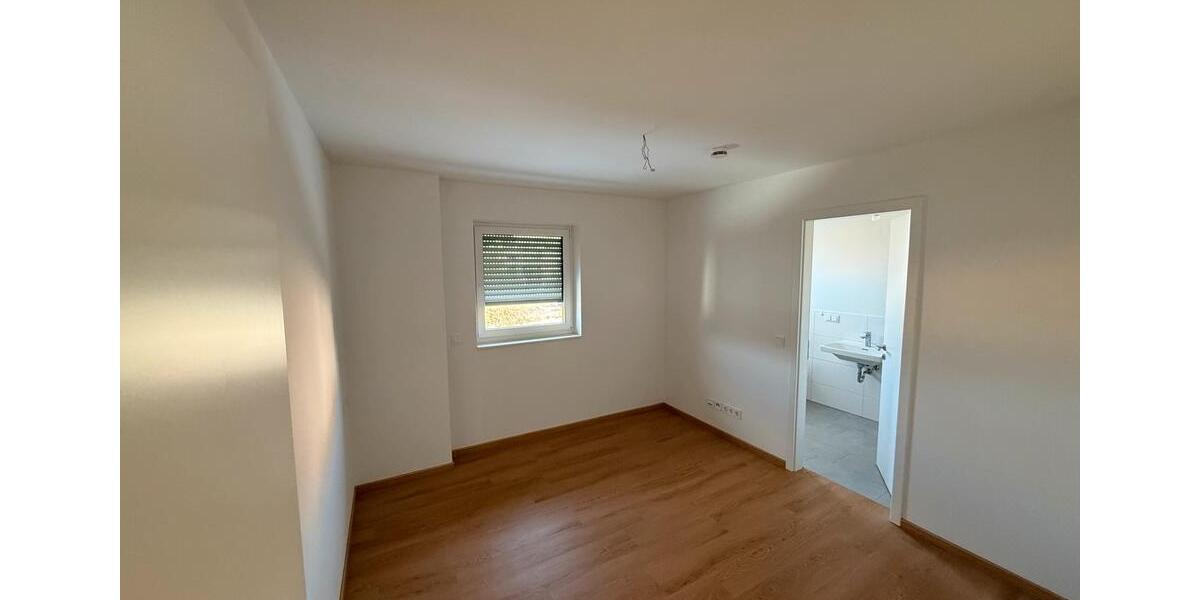 Etagenwohnung Petersberg - 3 Zimmer, 83 m&sup2;, 1.100&euro; | Angebot:24865742