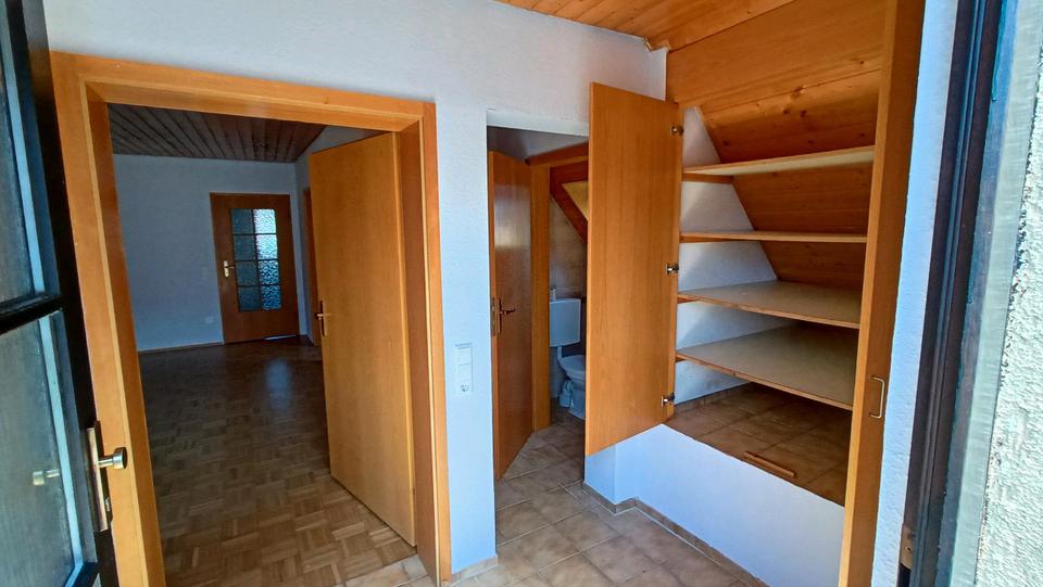 Dachgeschoßwohnung Weikersheim - 3 Zimmer, 67 m&sup2;, 500&euro; | Angebot:26699163