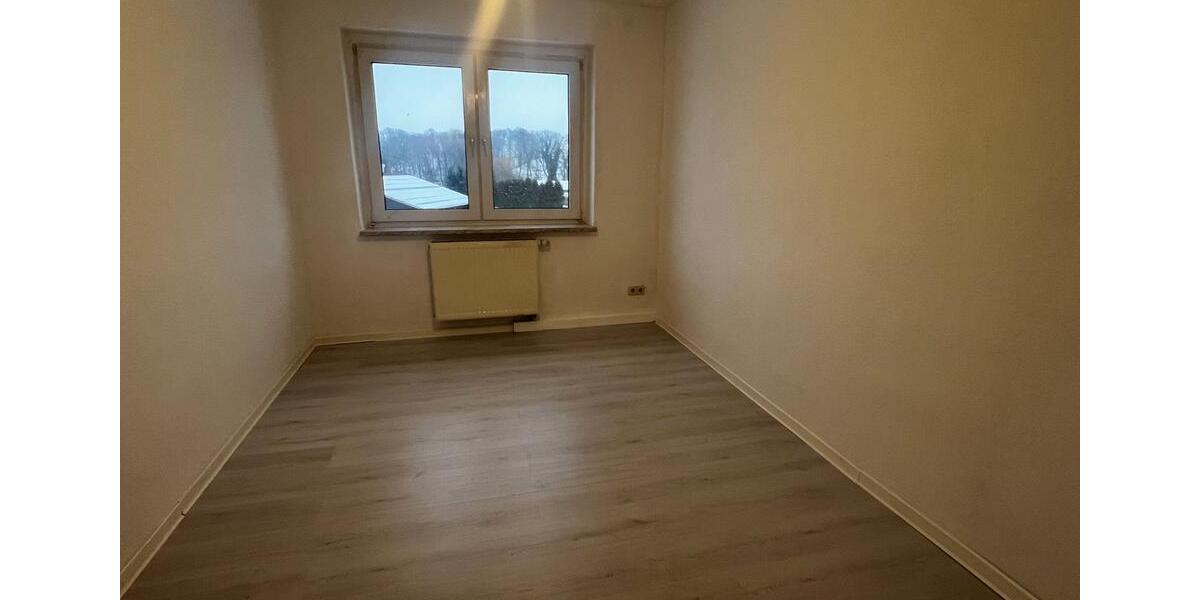 Etagenwohnung Frohburg - 4 Zimmer, 75 m&sup2;, 500&euro; | Angebot:25307272