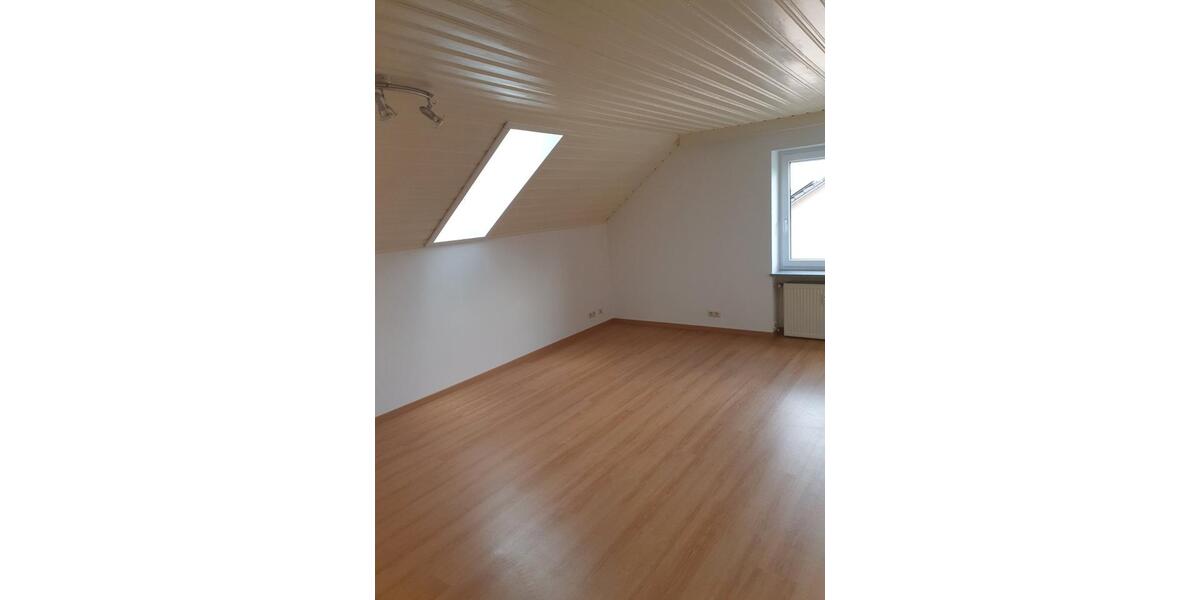 Dachgeschoßwohnung Waldmünchen - 3 Zimmer, 74 m&sup2;, 430&euro; | Angebot:26610718
