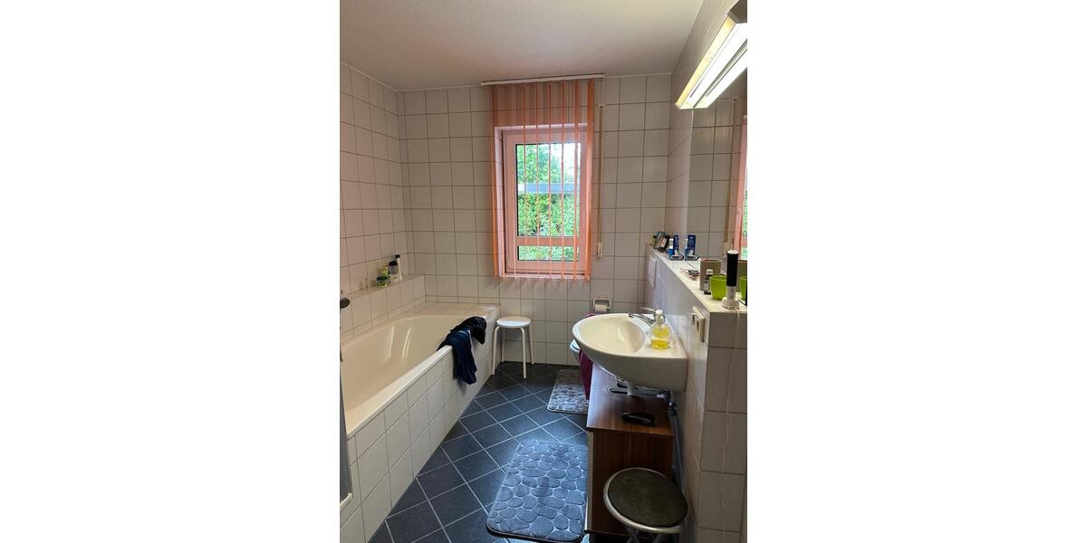 Erdgeschoßwohnung Coburg - 3 Zimmer, 83 m&sup2;, 701&euro; | Angebot:26613639