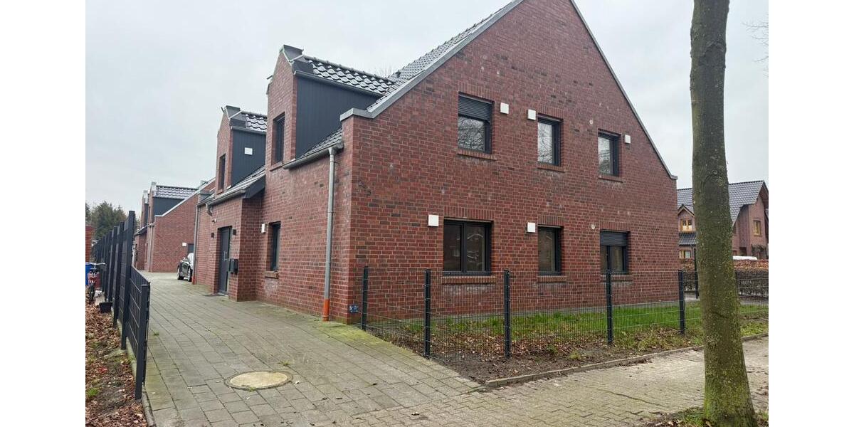 Dachgeschoßwohnung Papenburg - 3 Zimmer, 66 m&sup2;, 700&euro; | Angebot:26049034