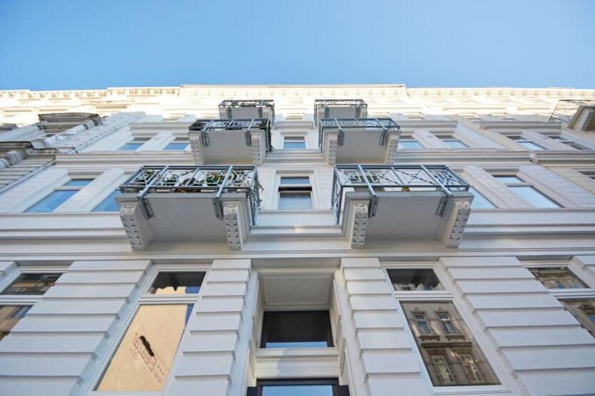 2 schöne, helle WG-Zimmer 8+13qm, ruhige Altbauwhg HH St. Georg zimmer