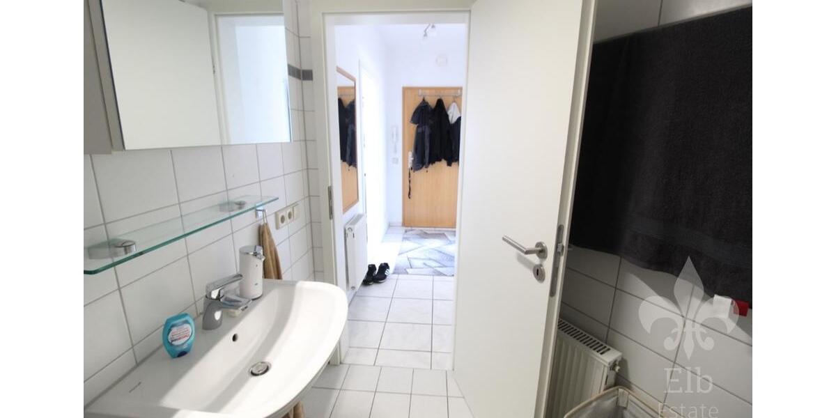 Niedliche 2 Zi- Dachgeschosswohnung mit Dusche und Keller im Lindenplatz, Hermsdorf 2 zimmer