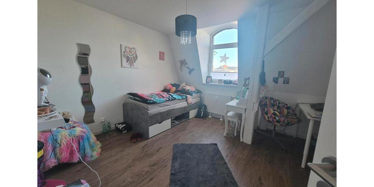 Dachgeschoßwohnung Ebersbach-Neugersdorf Neugersdorf - 5 Zimmer, 165 m&sup2;, 742&euro; | Angebot:24679375