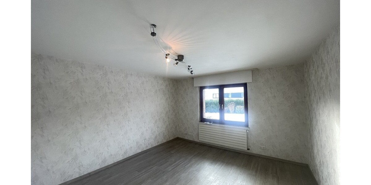 Freistehendes Einfamilienhaus in ruhiger Wohnlage mit Garten und Doppelgarage - Einfamilienhaus Königswinter Thomasberg | Angebot:26646272