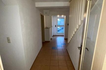 Wohnung Hanau - 3 Zimmer, 120 m&sup2;, 1.230&euro; | Angebot:25173725