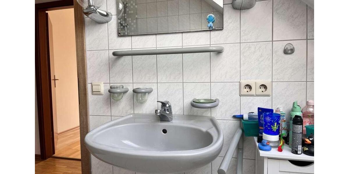 Dachgeschoßwohnung Ostfildern - 3.5 Zimmer, 77 m&sup2;, 1.580&euro; | Angebot:26637748