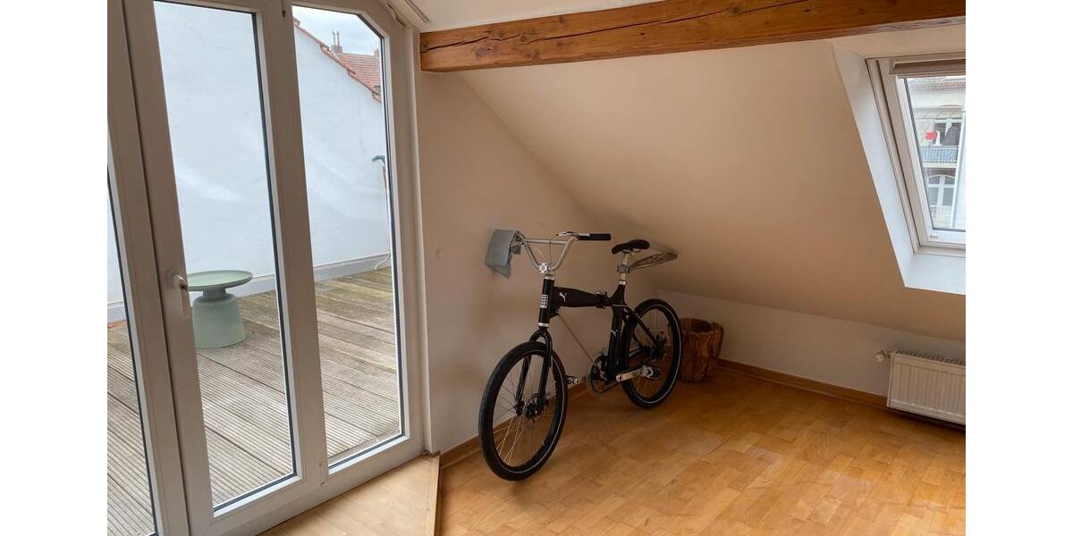 Dachgeschoßwohnung Düsseldorf Stadtbezirk 3 - 1 Zimmer, 48 m&sup2;, 990&euro; | Angebot:26021723