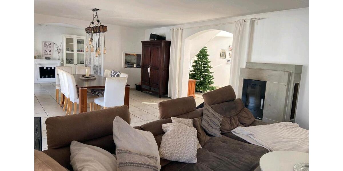 Maisonettenwohnung Schelklingen - 7 Zimmer, 250 m&sup2;, 1.600&euro; | Angebot:25309744