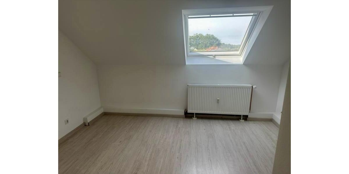 Dachgeschoßwohnung Freigericht - 3.5 Zimmer, 111 m&sup2;, 1.050&euro; | Angebot:24838368