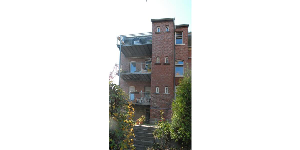 Sehr schöne Wohnung mit großem Balkon, 1.OG, frisch für Sie saniert 2 zimmer