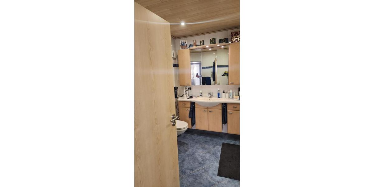 Etagenwohnung Iserlohn Letmathe - 5 Zimmer, 147 m&sup2;, 1.075&euro; | Angebot:25100462