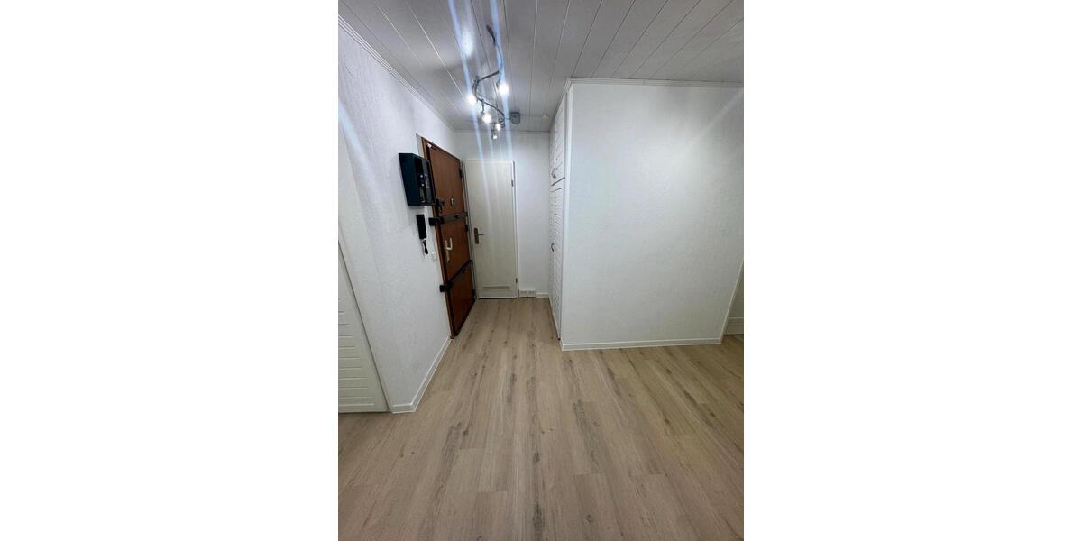 Helle 3,5 Zimmer-Wohnung mit Balkon und Stellplatz in Marbach a.N 3.5 zimmer