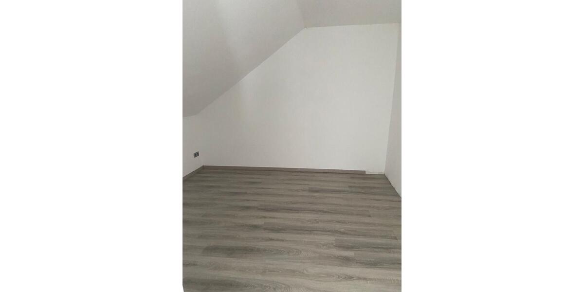 Dachgeschoßwohnung Gaildorf - 3 Zimmer, 68 m&sup2;, 800&euro; | Angebot:26634382