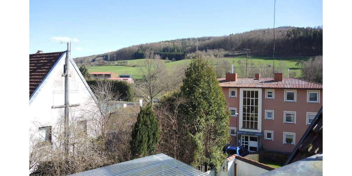 3-Zimmer-Dachgeschoßwohnung 84m² mit Balkon und Stellplatz 3 zimmer