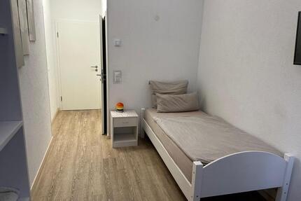 Wohnen auf Zeit Untereisesheim - 1 Zimmer, 8 m&sup2;, 690&euro; | Angebot:26213598