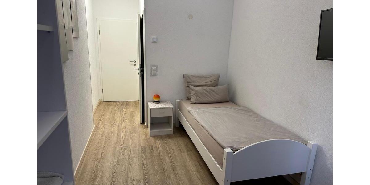 Wohnen auf Zeit Untereisesheim - 1 Zimmer, 8 m&sup2;, 690&euro; | Angebot:26213598