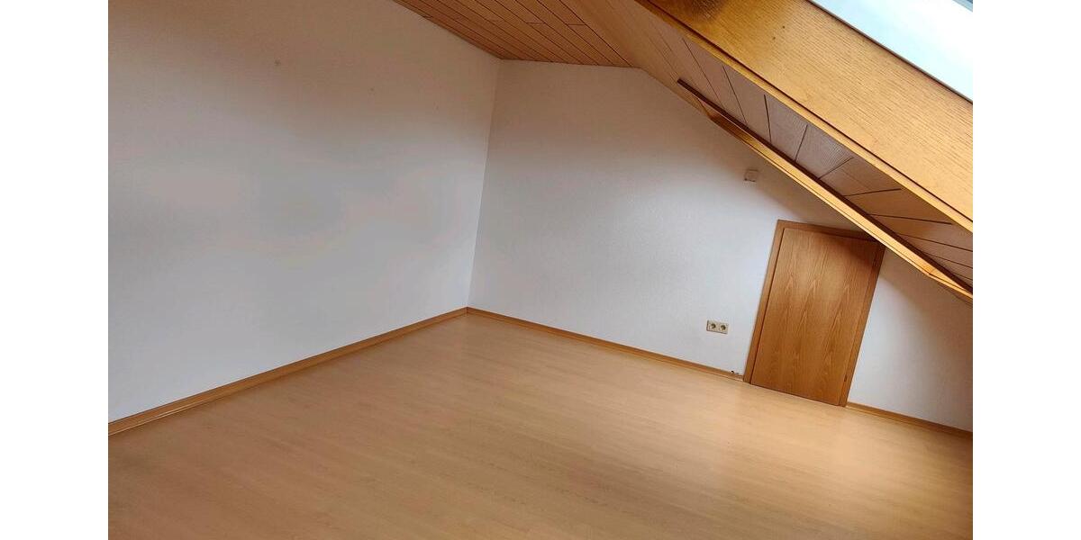 Dachgeschoßwohnung Haigerloch - 3 Zimmer, 70 m&sup2;, 700&euro; | Angebot:26534628