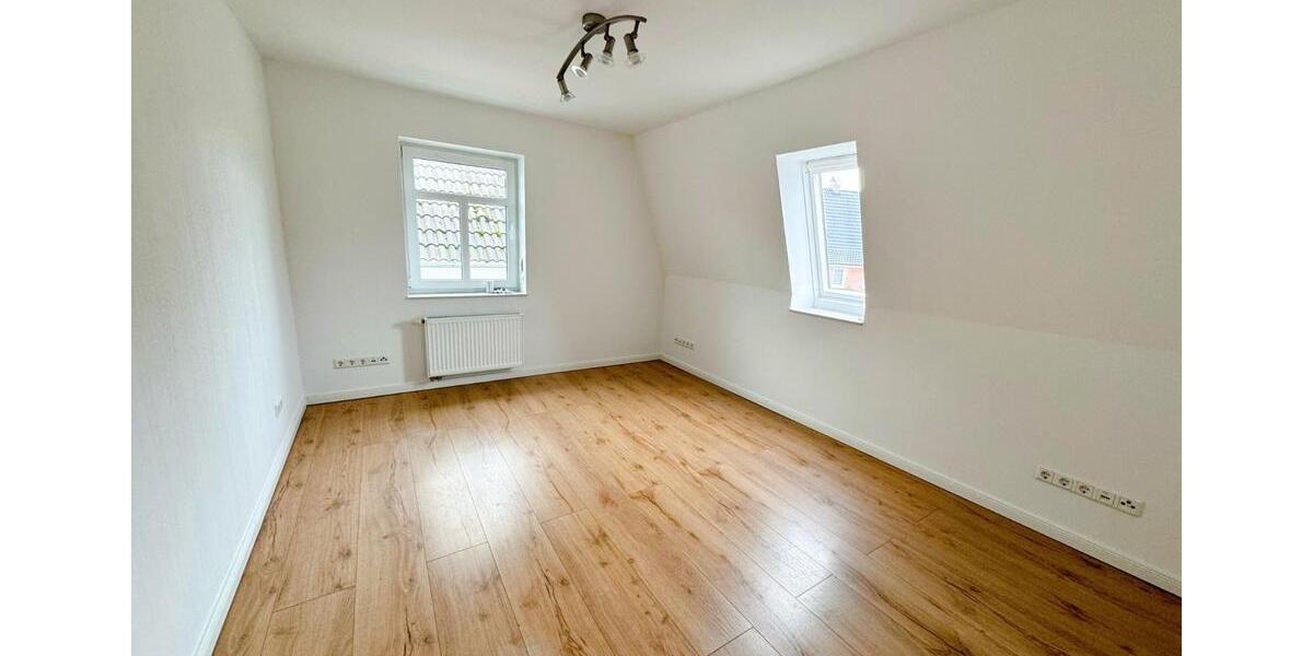 3-Zimmer-Doppelhaushälfte mit Mansardendach zur Miete in Norden 3 zimmer