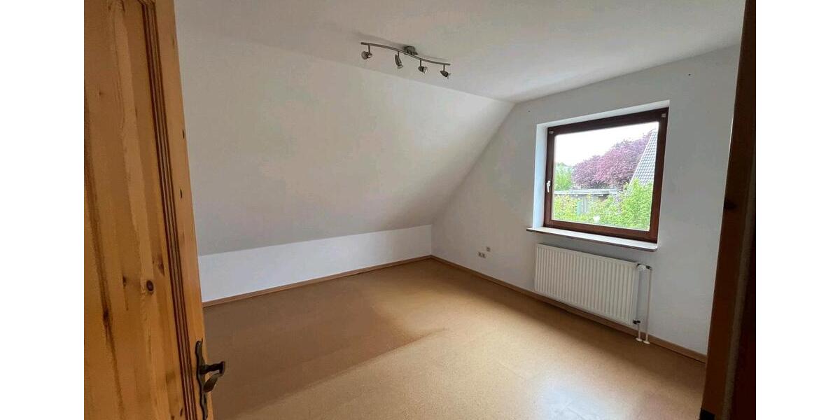 Dachgeschoßwohnung Ascheberg (Holstein) - 3 Zimmer, 60 m&sup2;, 600&euro; | Angebot:26648372